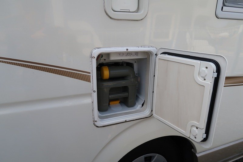 キャンピングカー カセットタンク