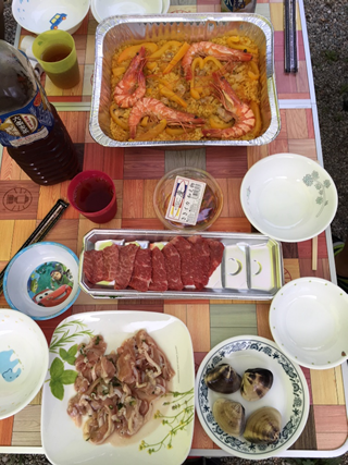 キャンピングカーでパエリア